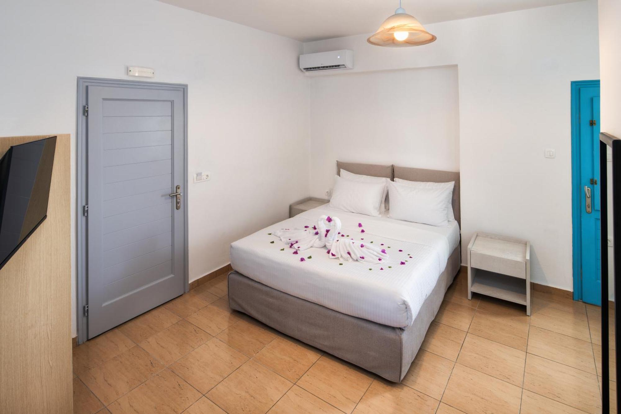 Hillside Elegance Suites Fira  Eksteriør billede
